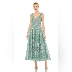 Mac Duggal 20422 NWT V-Neck Low Cut Back Floral Embroidered A-Line Dress